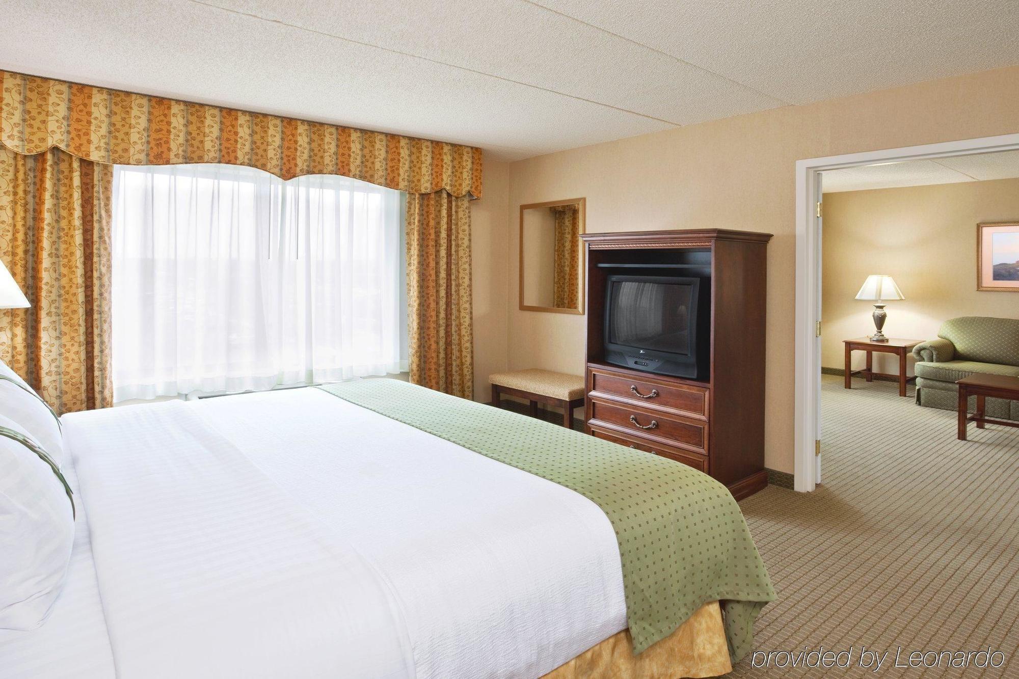 Holiday Inn Hotel & Suites Ann Arbor University Of Michigan Area, An Ihg Hotel Ruang foto